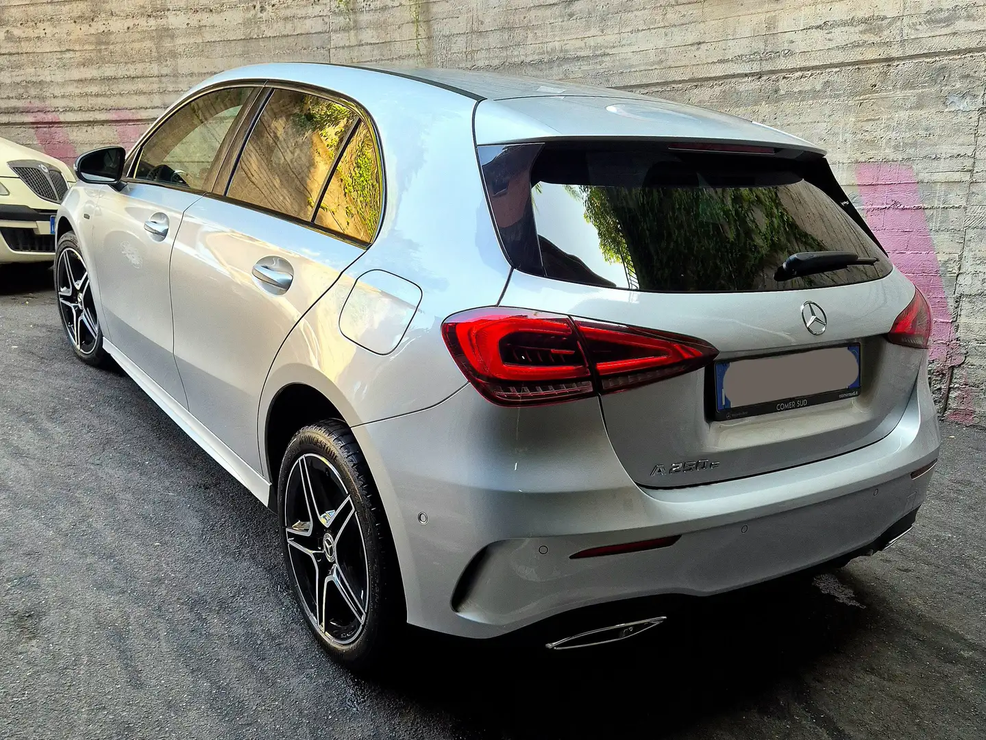 Mercedes-Benz A 250 A 250 e phev (eq-power) Premium Plus edition auto Argento - 1