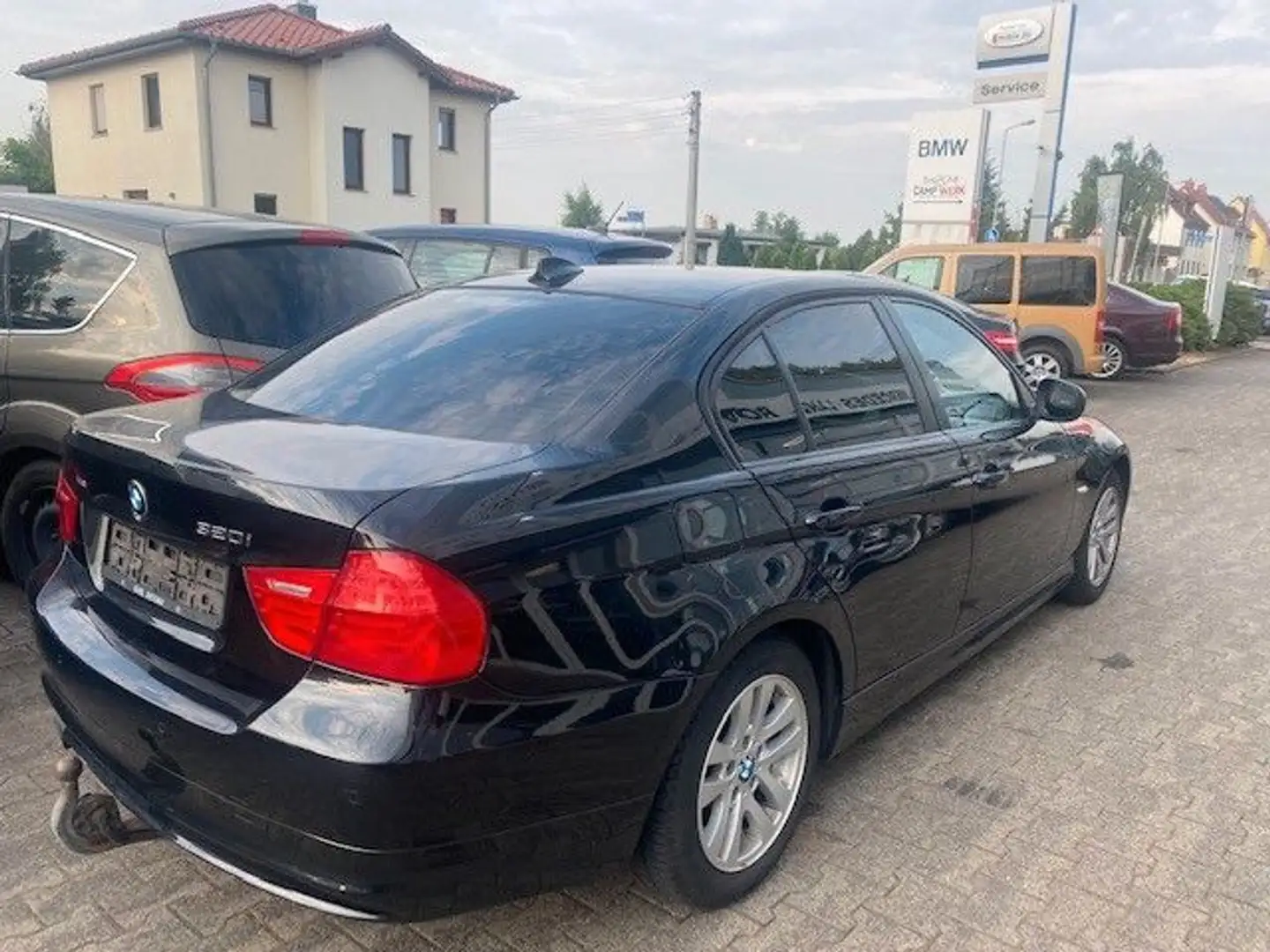 BMW 320 Baureihe 3 Lim. 320i Noir - 2