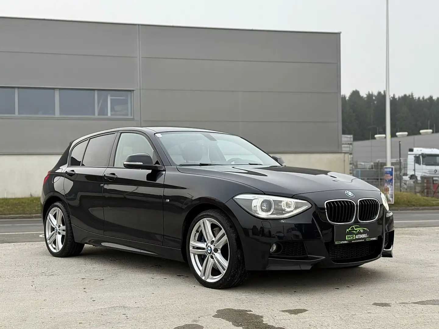 BMW 118 d xDrive M-Paket LEd/Navi Schwarz - 2