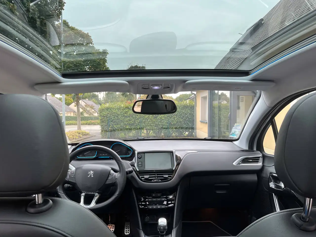 Peugeot 208 208 — photo 3