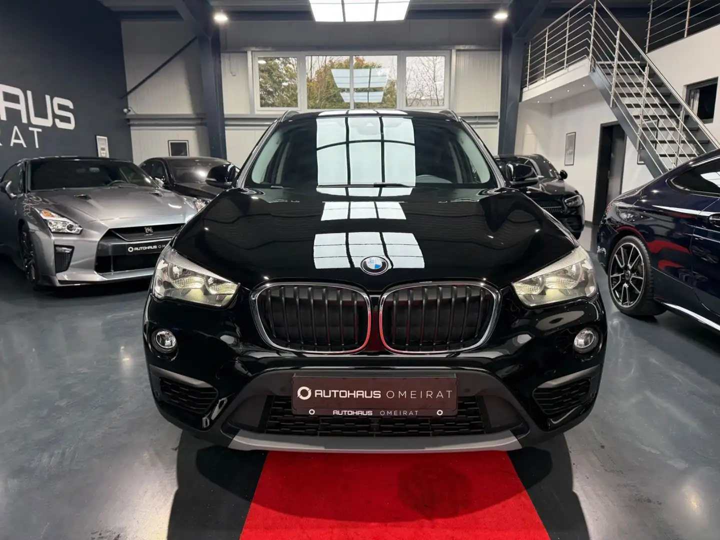 BMW X1 sDrive 18 I/1-Hand/Automatik/Navi/Klima/PDC Negro - 2