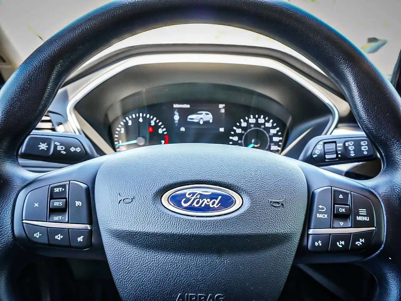 Ford Escape снимка Ford Escape