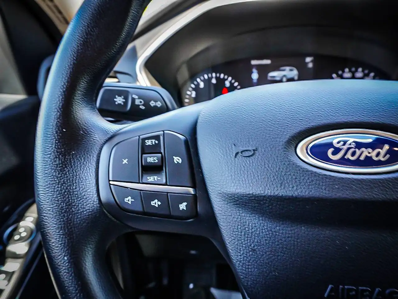 Ford Escape снимка Ford Escape
