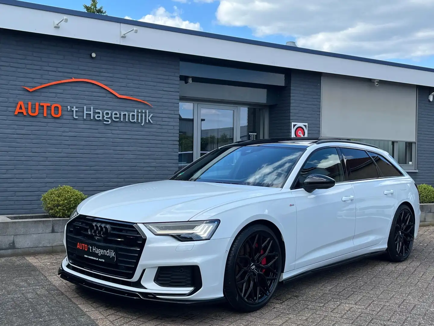 Audi A6 Avant 55 TFSI e quattro pano trekh 1EIG 21" 360gr Wit - 2