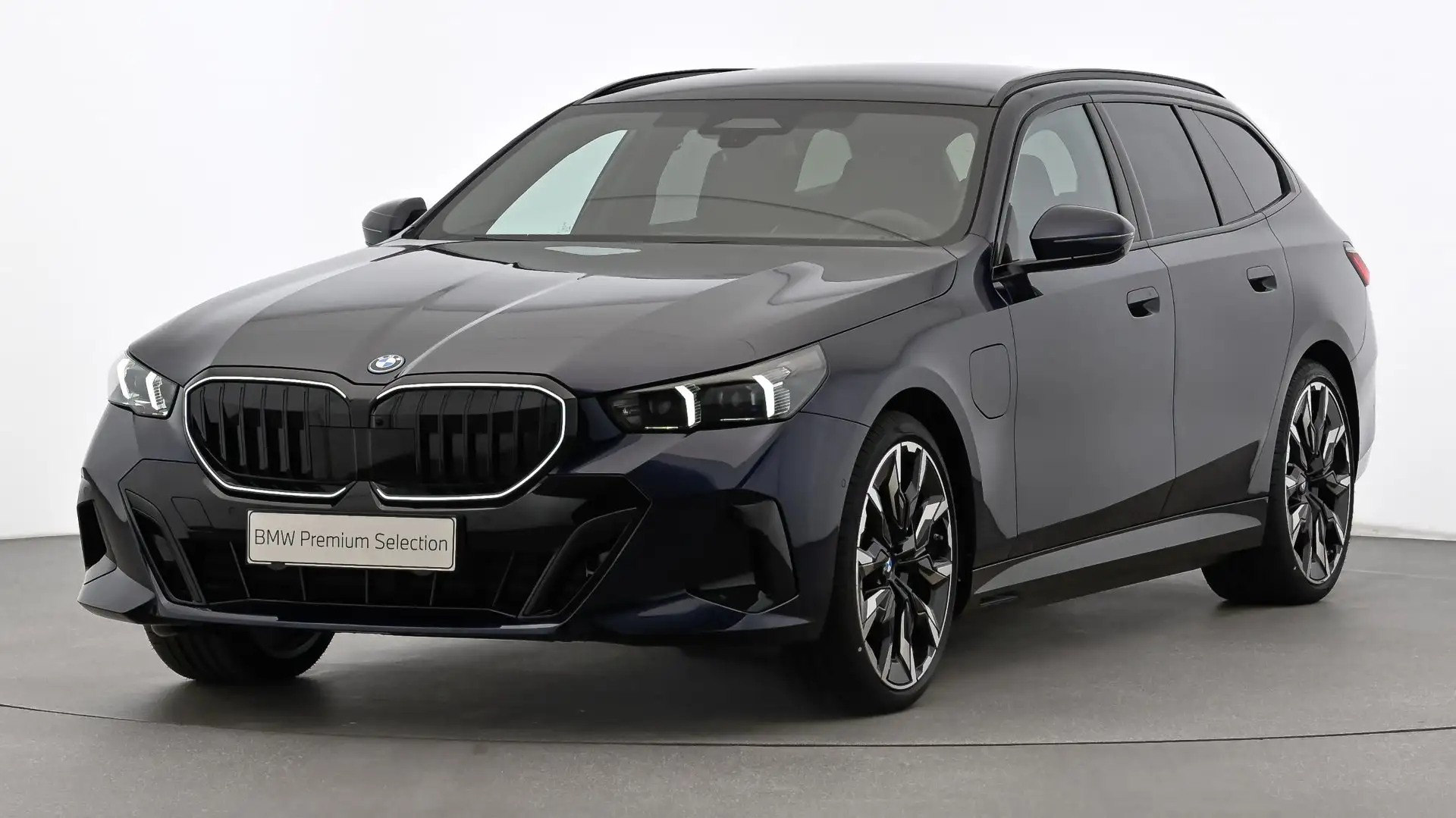 BMW 550 e xDrive Blau - 2