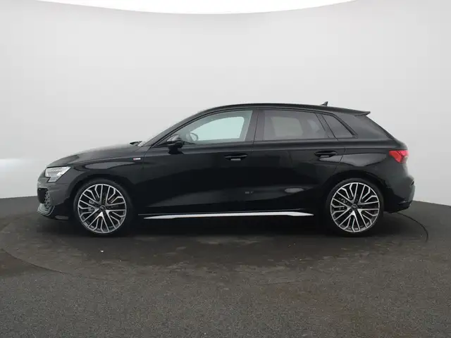 Audi A3 view 4