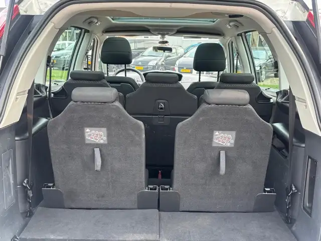 Citroen Grand C4 Picasso view 13