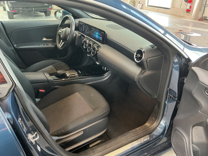 Mercedes-Benz CLA 180 SB Luxury Line — photo 18