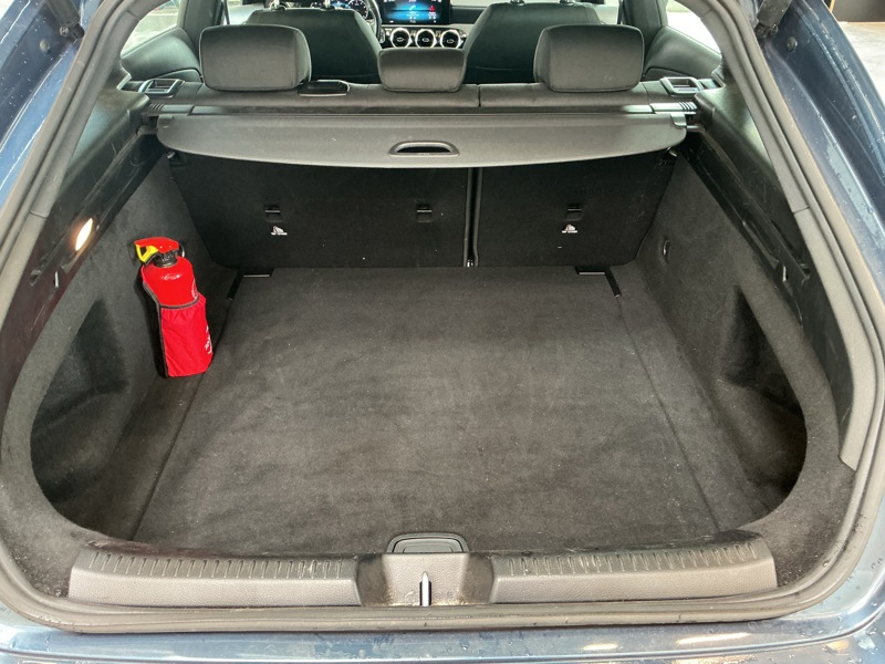 Mercedes-Benz CLA 180 SB Luxury Line — photo 15