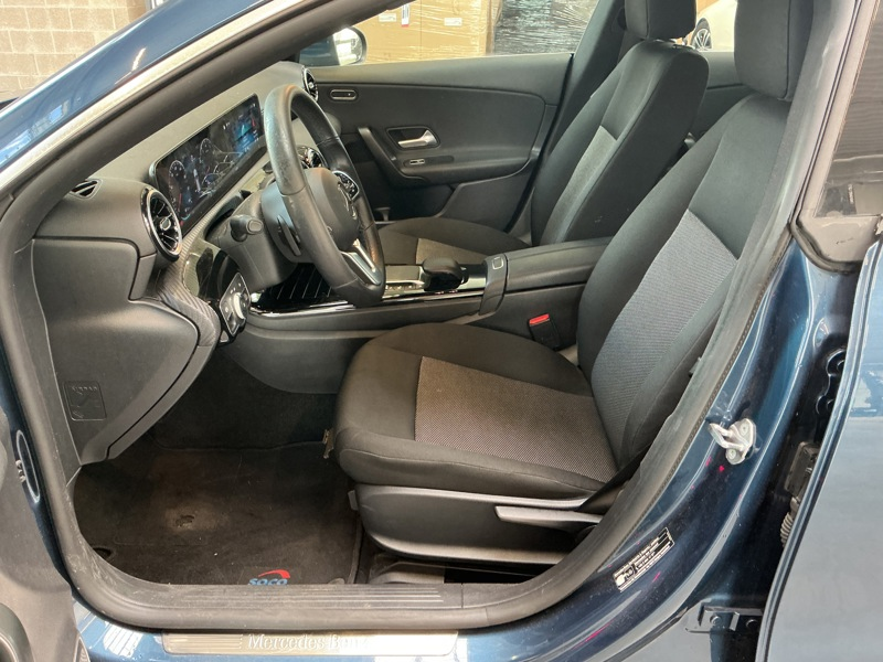 Mercedes-Benz CLA 180 SB Luxury Line — photo 7