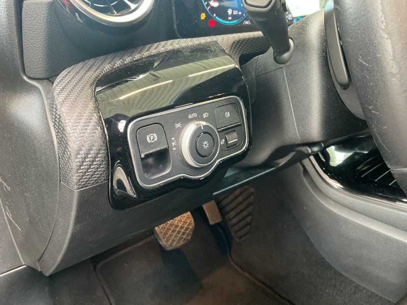 Mercedes-Benz CLA 180 SB Luxury Line — photo 9