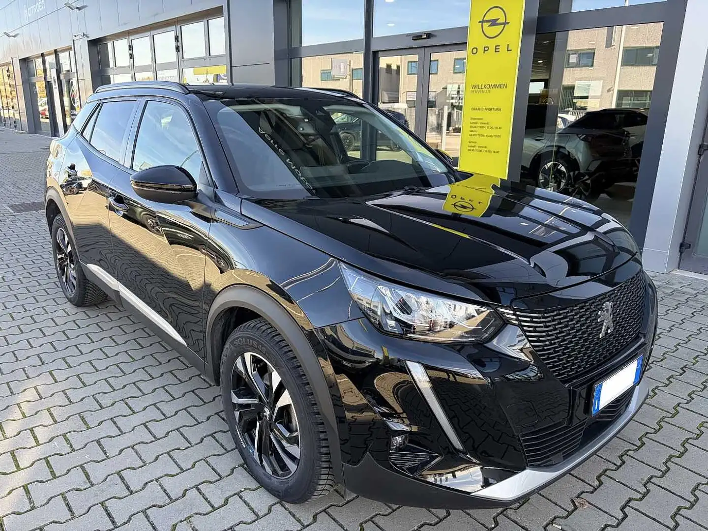 Peugeot 2008 1.2 ureTech 100 CV Allure Pack Noir - 1