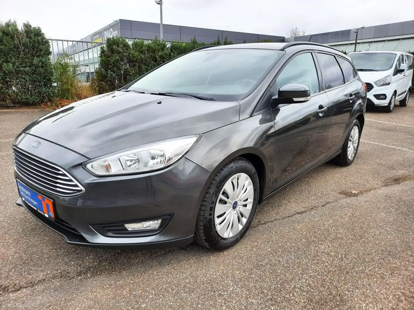 Ford Focus Turnier 1.0 EcoBoost Business Edition Navi Gris - 1
