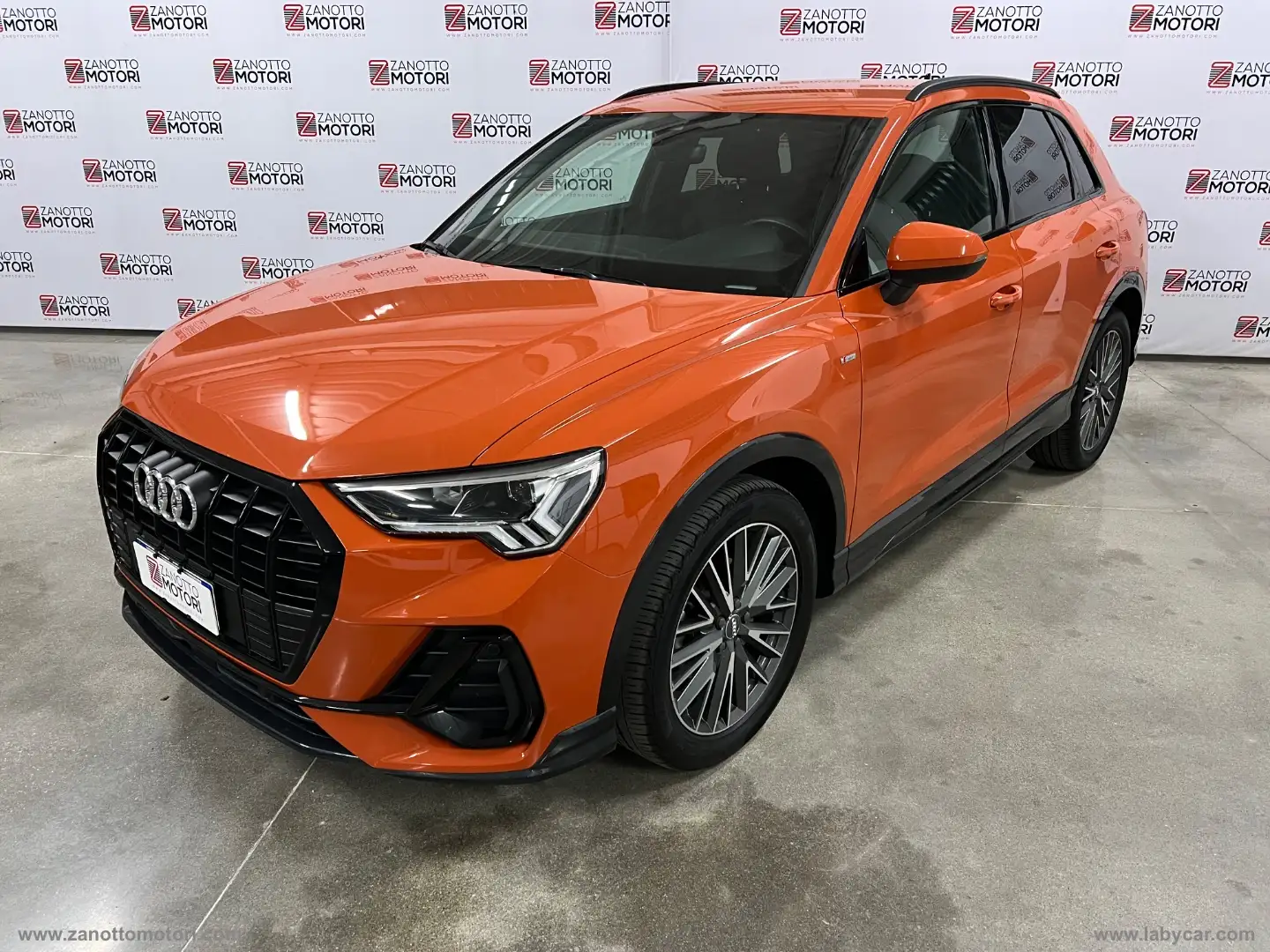 Audi Q3 35 TDI S tronic S line edition Arancione - 1