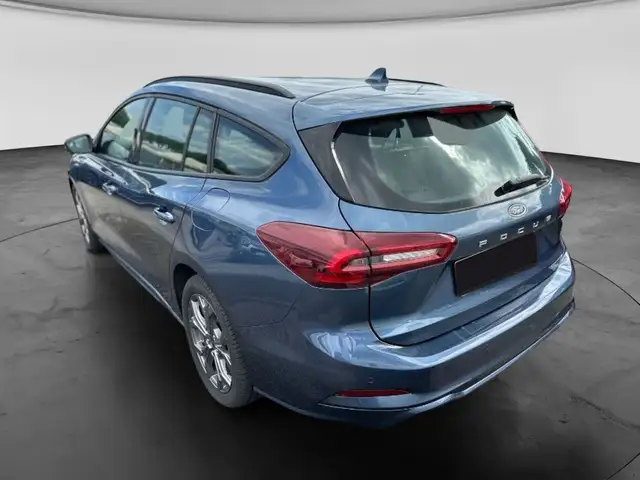 Ford Focus view 4