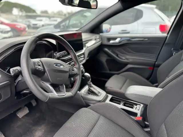 Ford Focus view 11