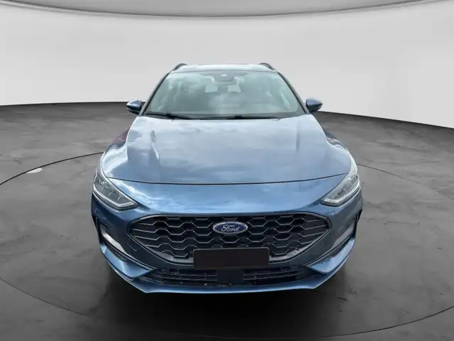 Ford Focus view 2