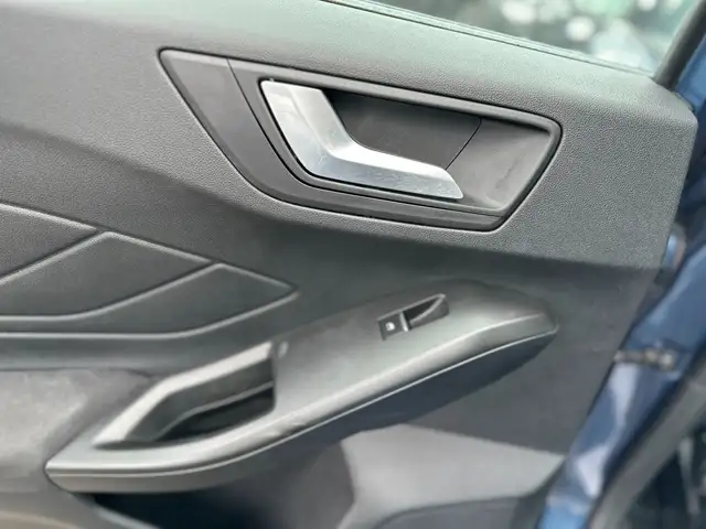 Ford Focus view 22