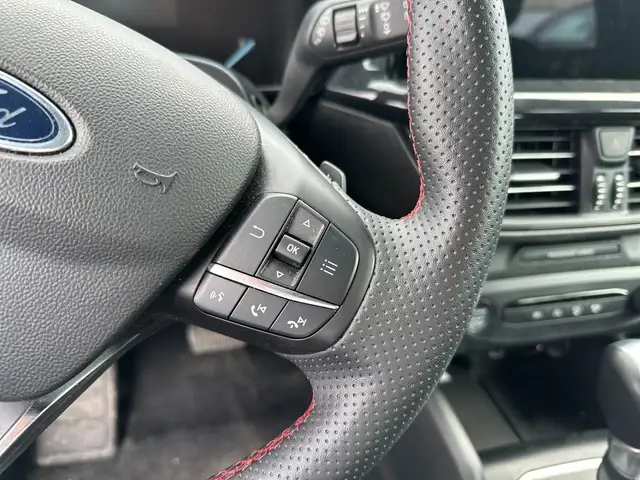 Ford Focus view 15