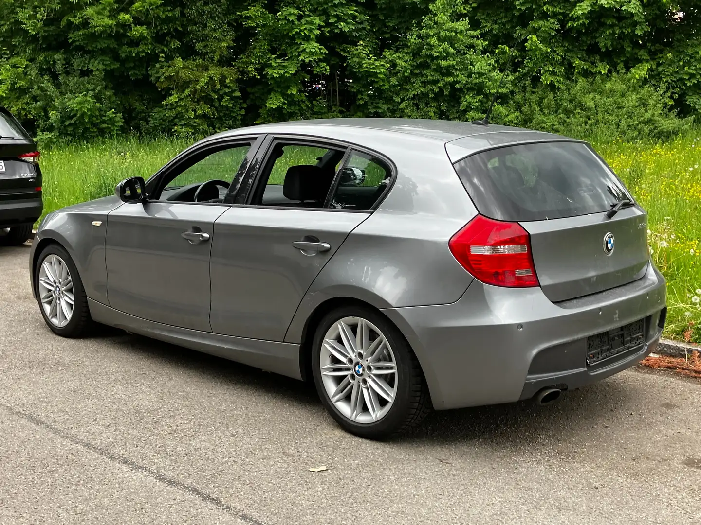 BMW 123 1er Diesel (5-Türer) 123d DPF Gris - 1