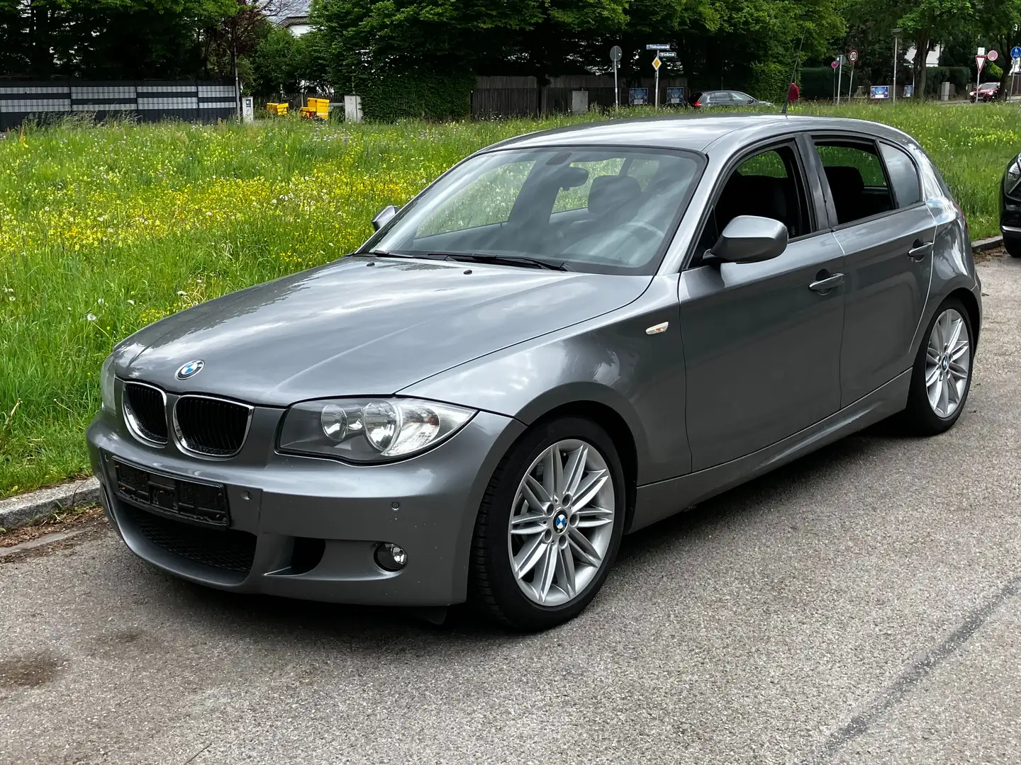 BMW 123 1er Diesel (5-Türer) 123d DPF Gris - 2