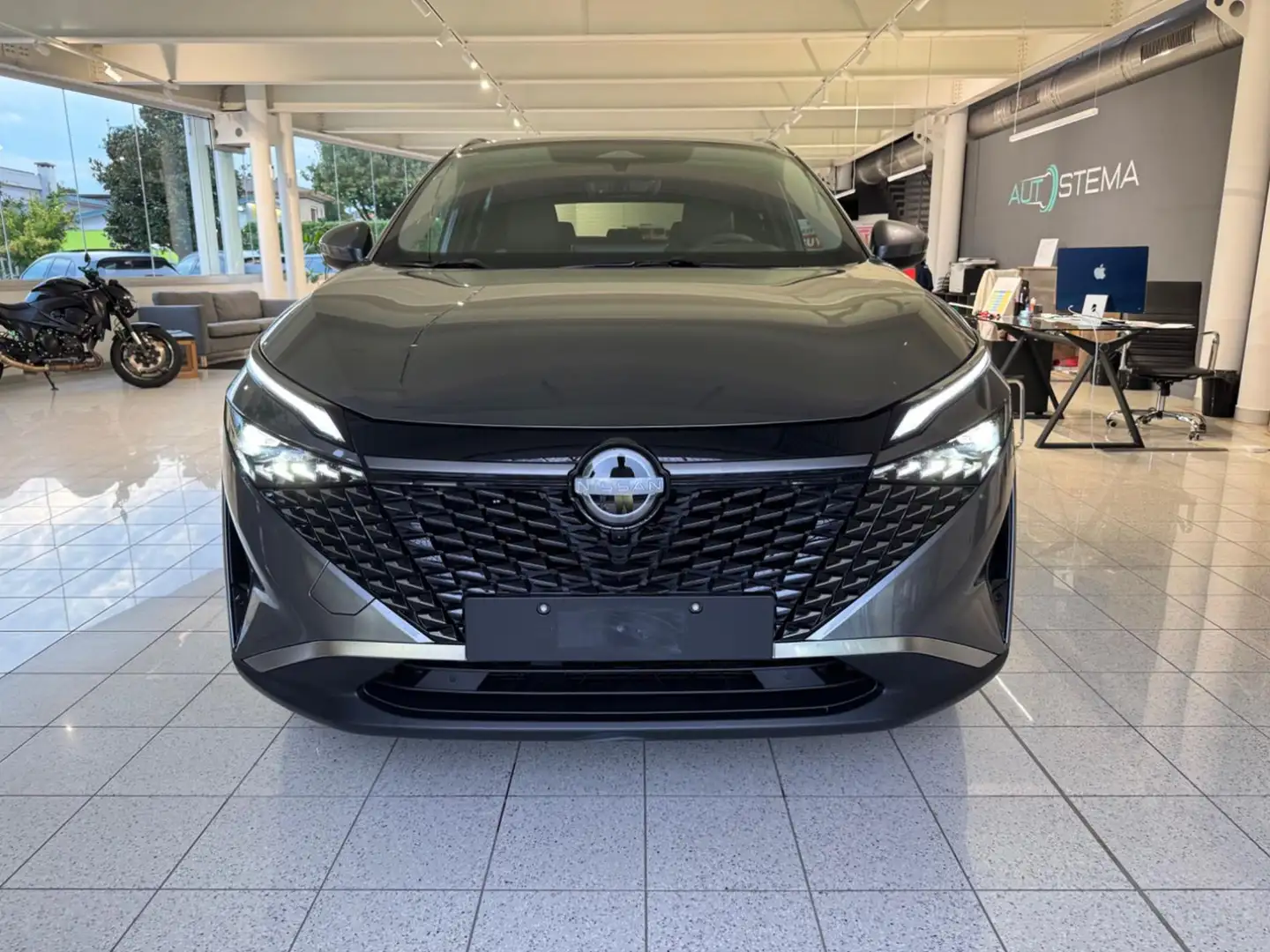 Nissan Qashqai MHEV 158 CV Xtronic N-Connecta - WINTER PACK Grijs - 2