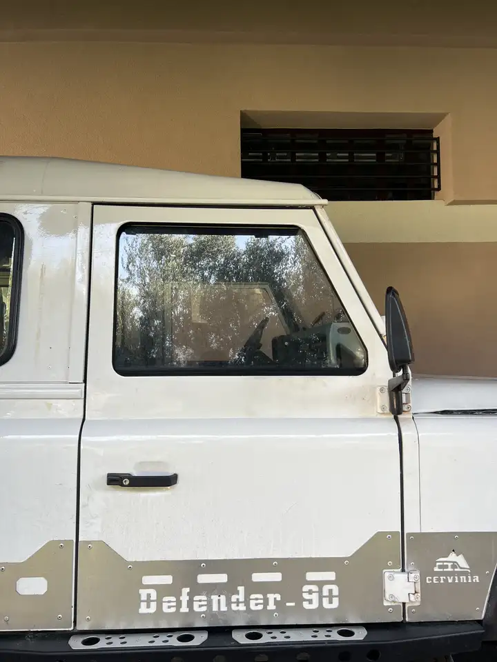 Land Rover Defender 90 2.5 td Hard Top, foto 2