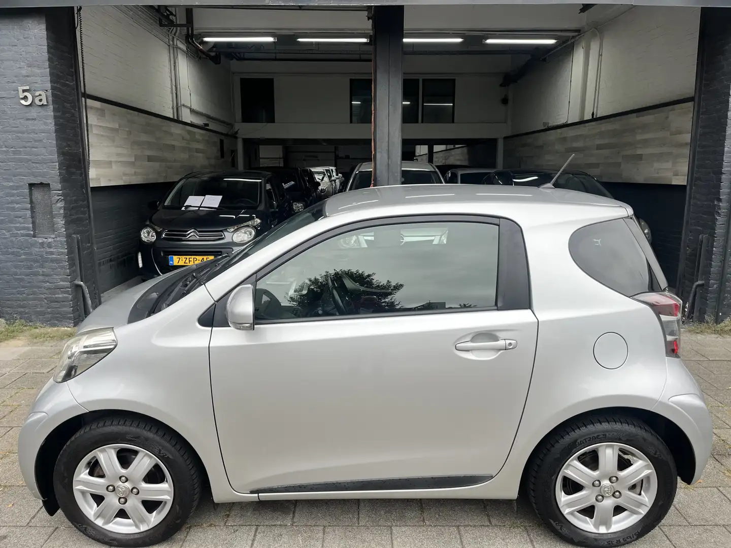 Toyota iQ 1.0 VVTi Comfort Gris - 2
