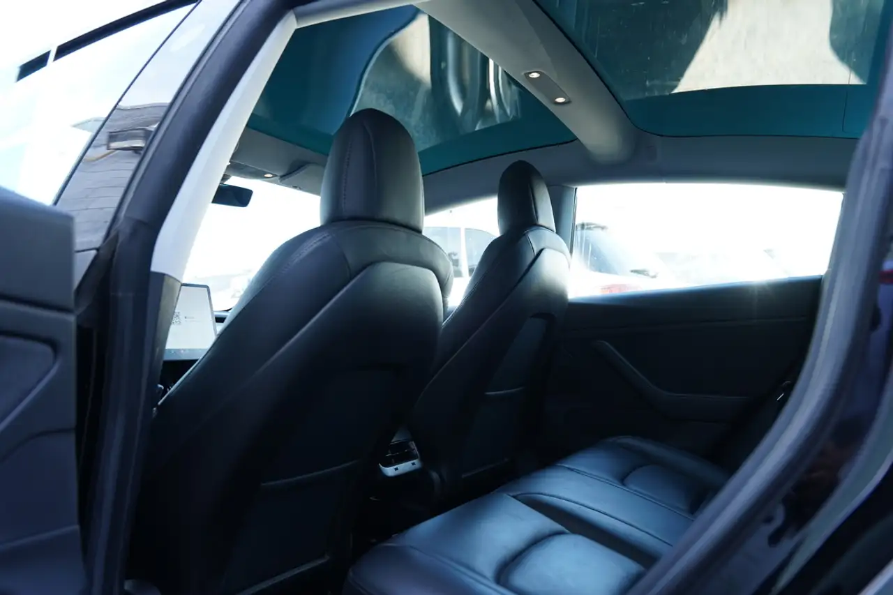 Tesla Model 3 photo Tesla Model 3
