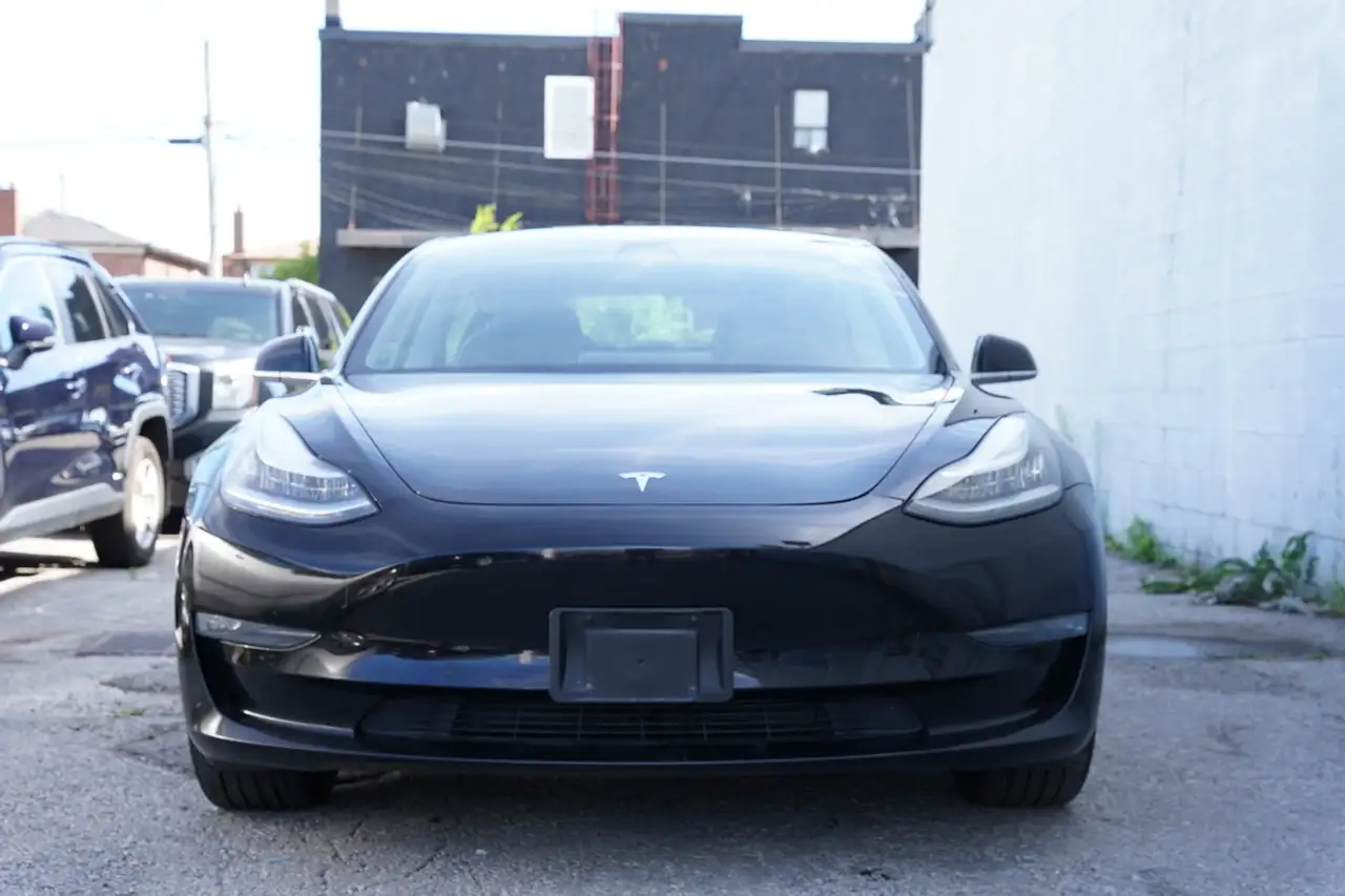 Tesla Model 3 photo Tesla Model 3