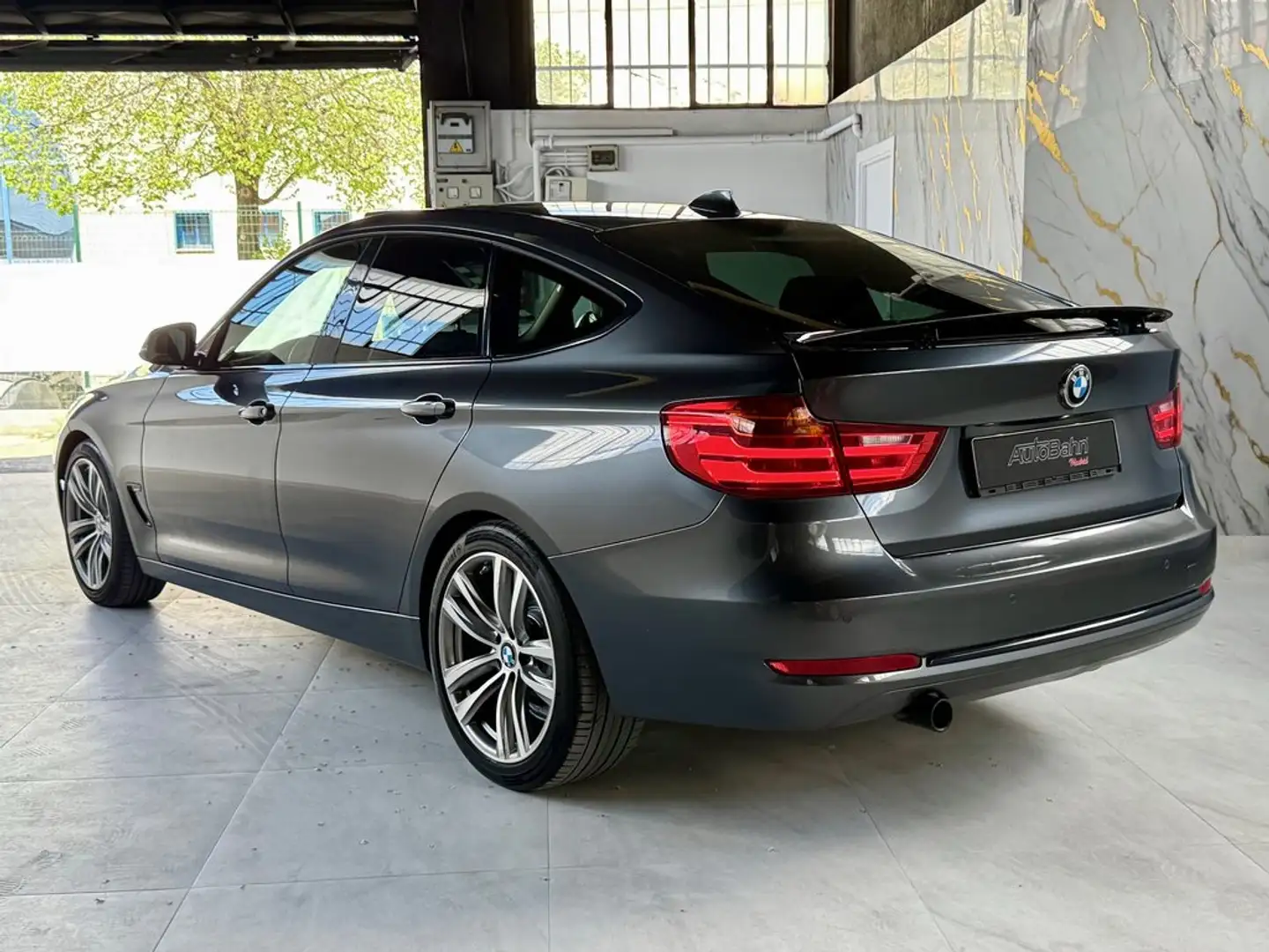 BMW 320 320dA Gran Turismo Gris - 1