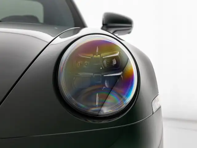 Porsche 911 view 12