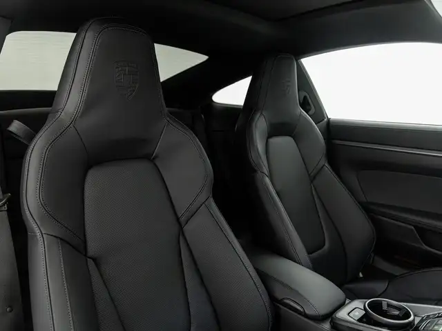Porsche 911 view 4