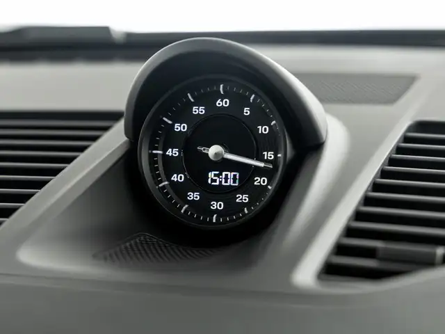 Porsche 911 view 15