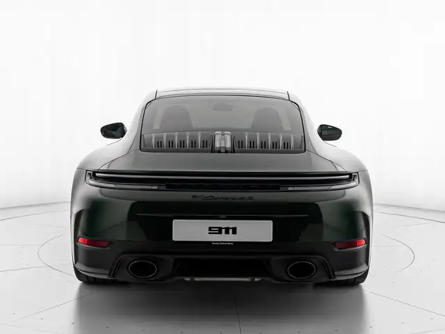 Porsche 911 view 7