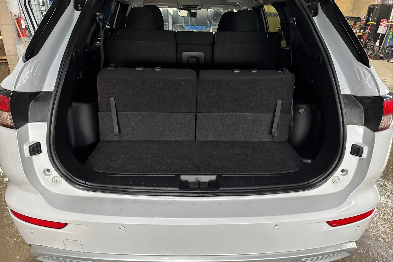 Mitsubishi Outlander снимка Mitsubishi Outlander
