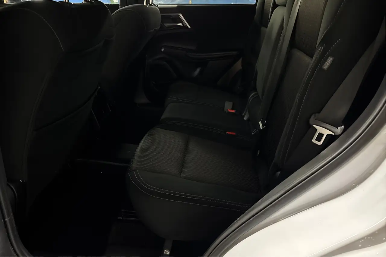 Mitsubishi Outlander снимка Mitsubishi Outlander