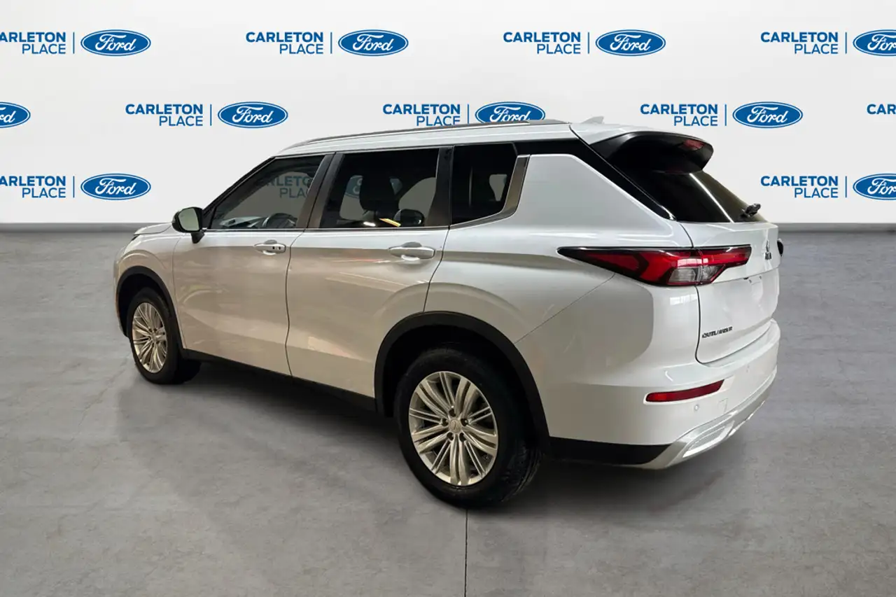 Mitsubishi Outlander снимка Mitsubishi Outlander
