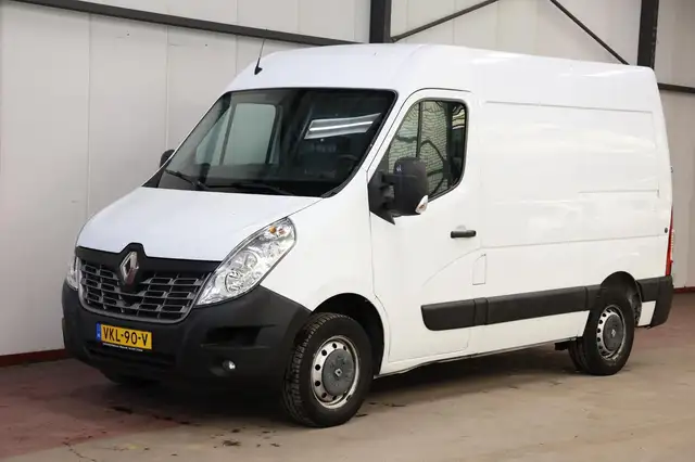 Renault Master T35 2.3 dCi L1H2 AIRCO EN TREKHAAK