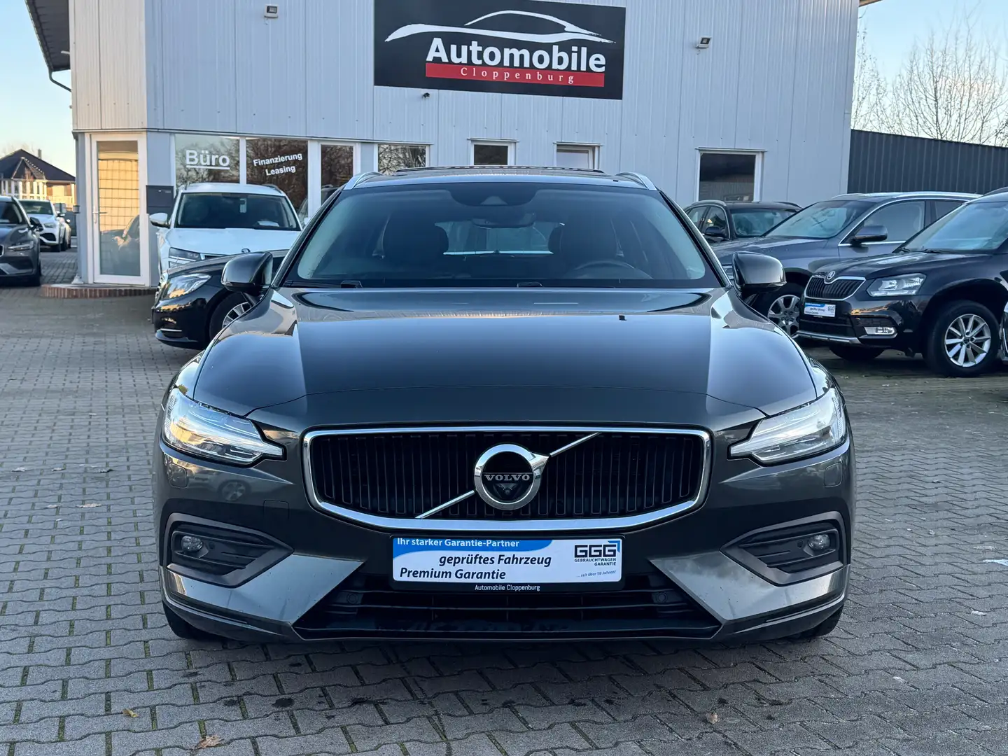 Volvo V60 D3 Geartronic "Momentum Pro" 360 Kamera Gris - 2