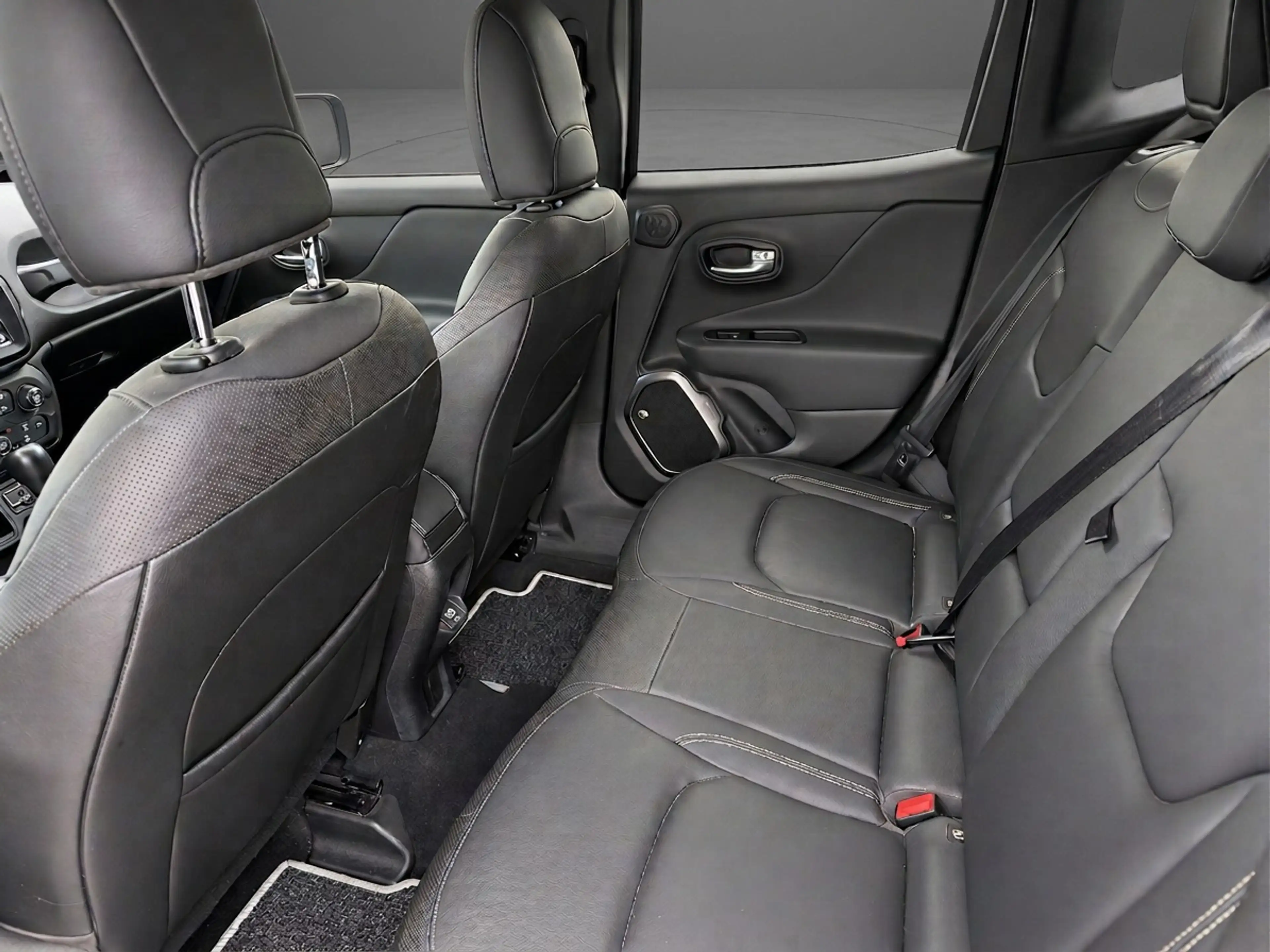 Jeep Renegade 1.3T Limited 12 maand garantie — photo 12