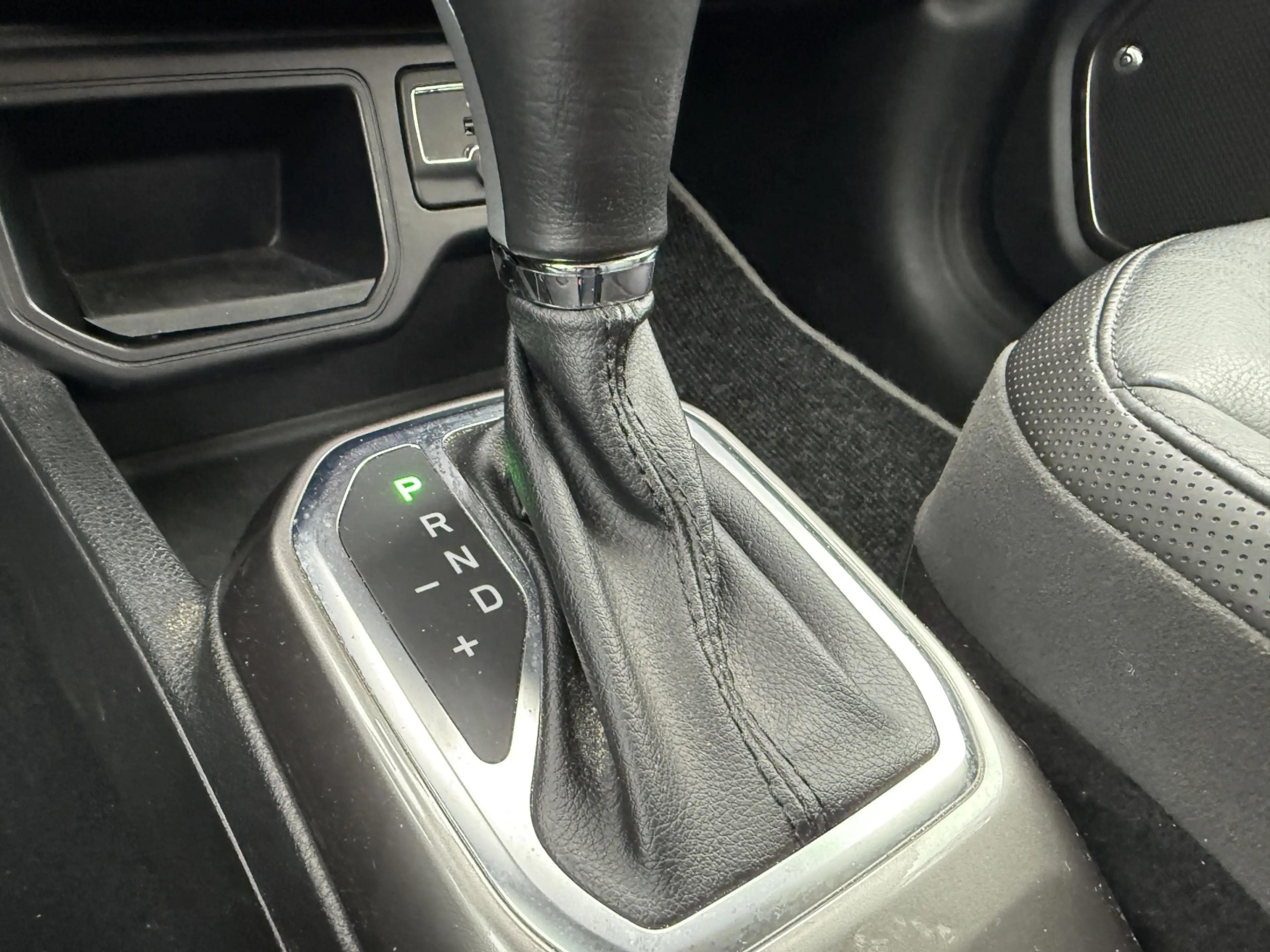 Jeep Renegade 1.3T Limited 12 maand garantie — photo 14