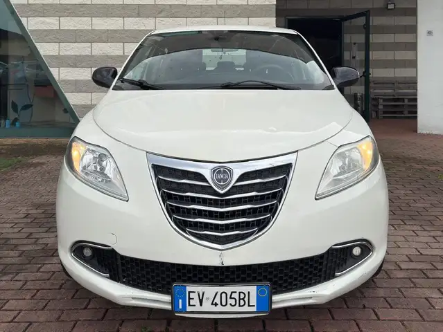 Lancia Ypsilon Ypsilon III 2013 1.2 8v Silver 69cv