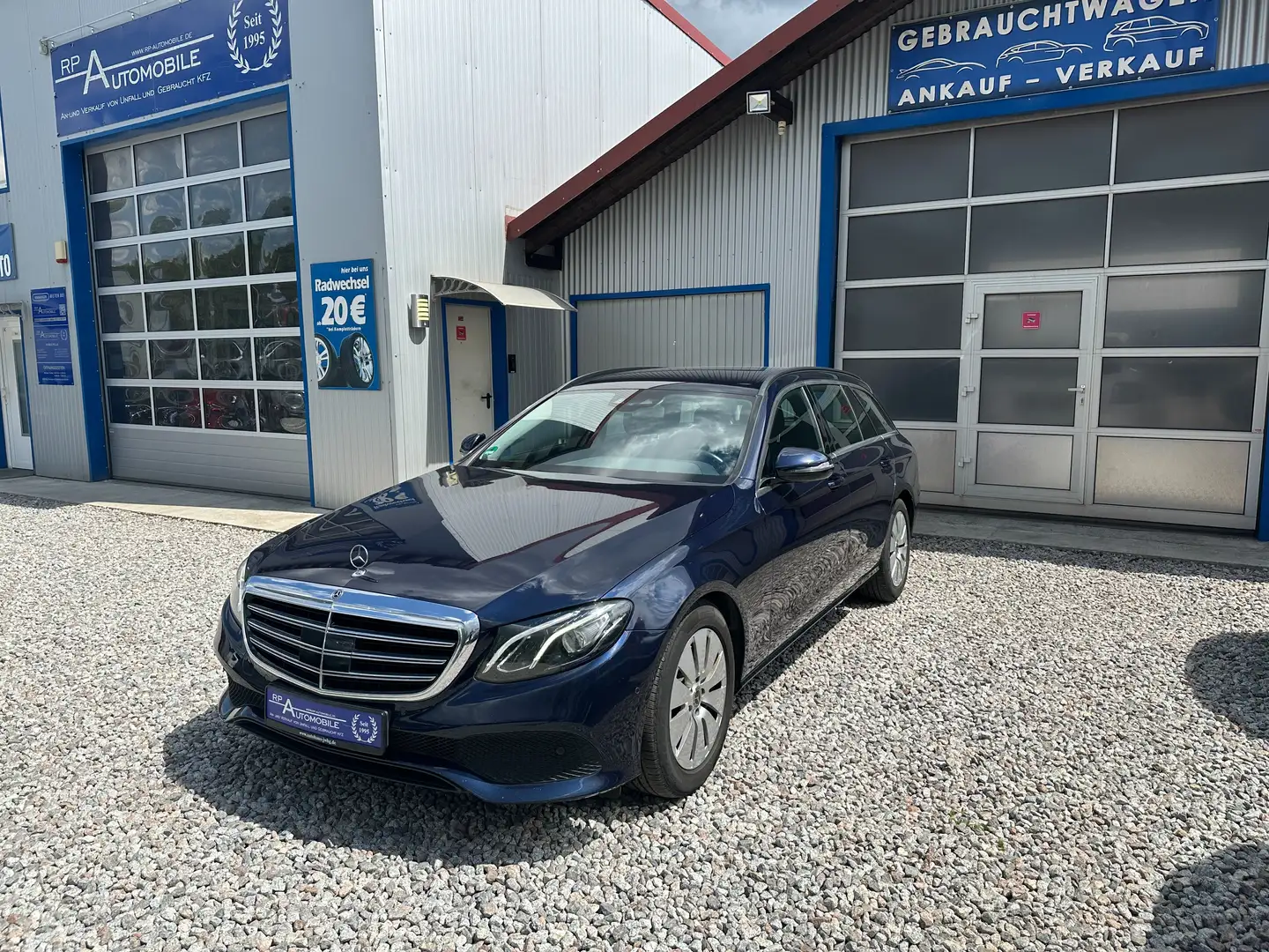 Mercedes-Benz E 220 E 220 d (213.204) NAVI LED AUT KAM PDC SITZHEIZUNG Blauw - 1