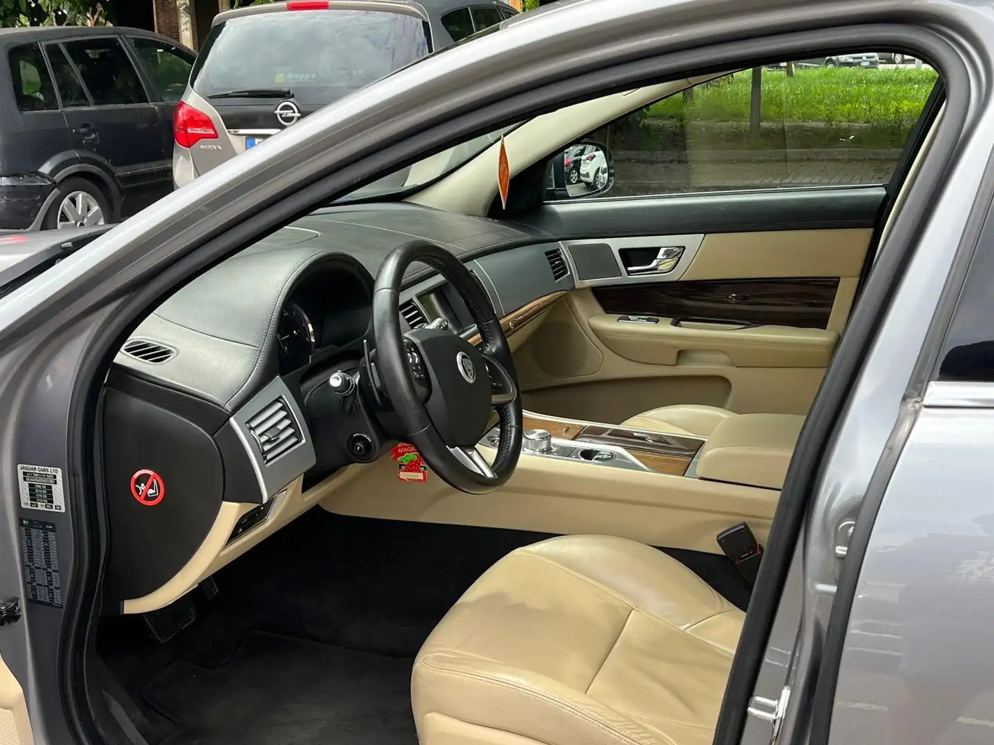 Jaguar XF 3.0d V6 auto - 2