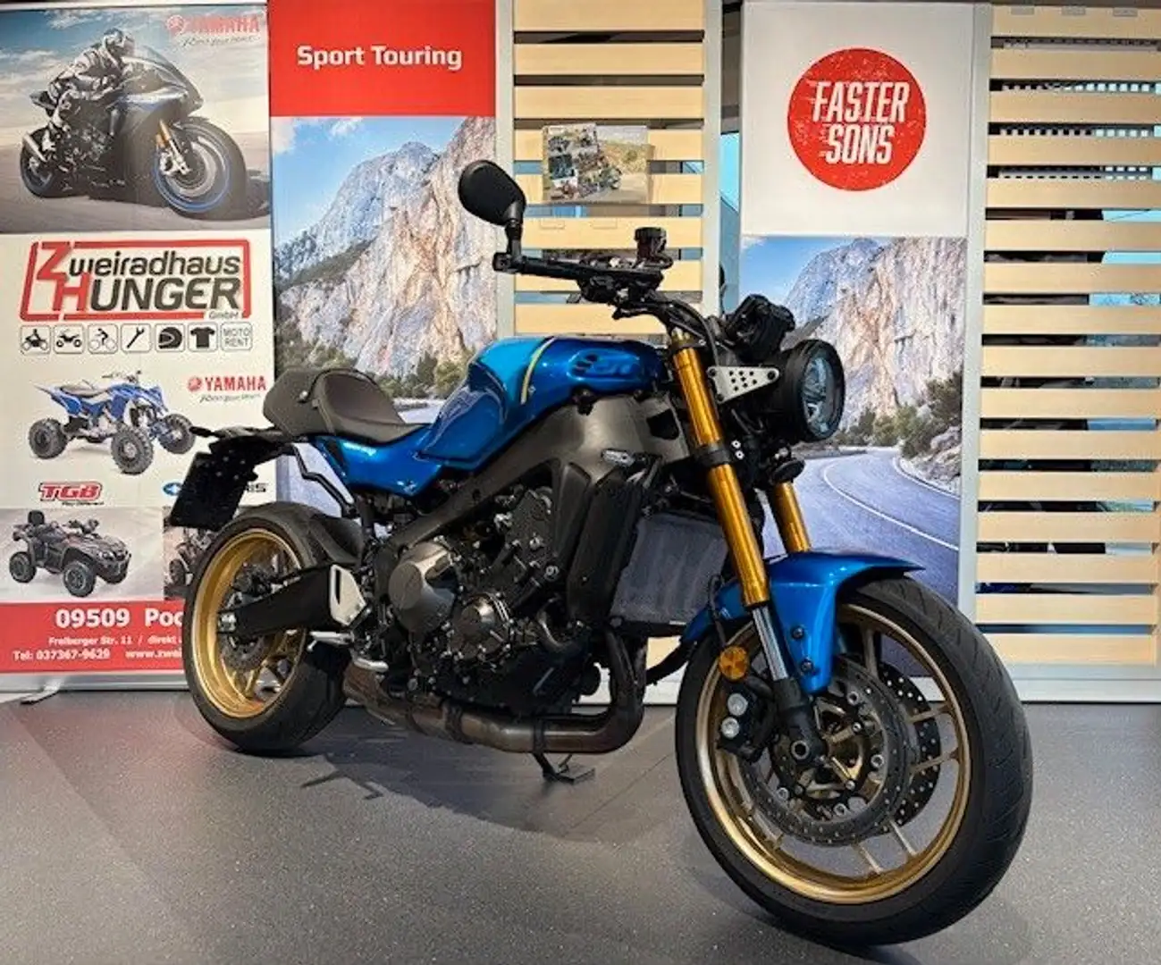 Yamaha XSR 900 MIT ZUBEHÖR* Albastru - 1
