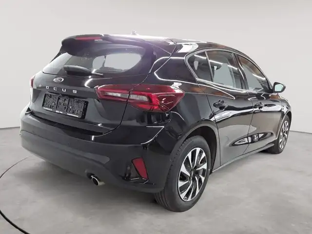 Ford Focus view 4