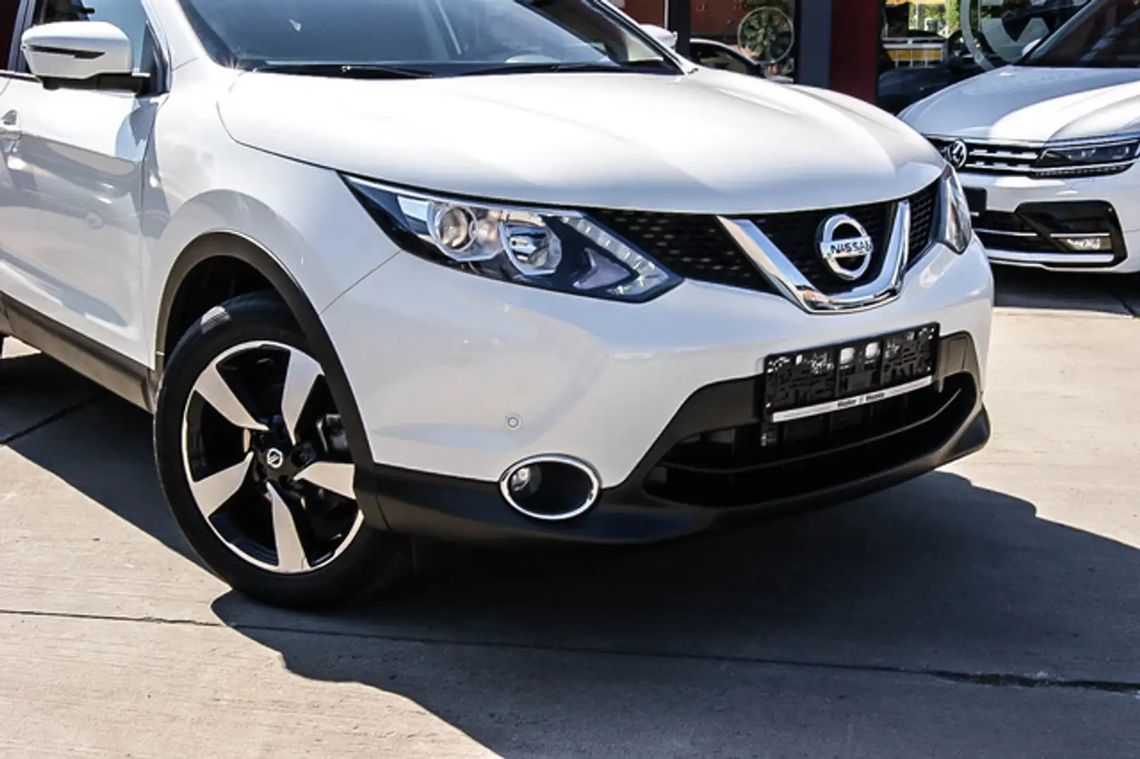 Nissan Qashqai DIG-T 12 N-Connecta KAMERA RENTNERBESITZ Weiß - 2
