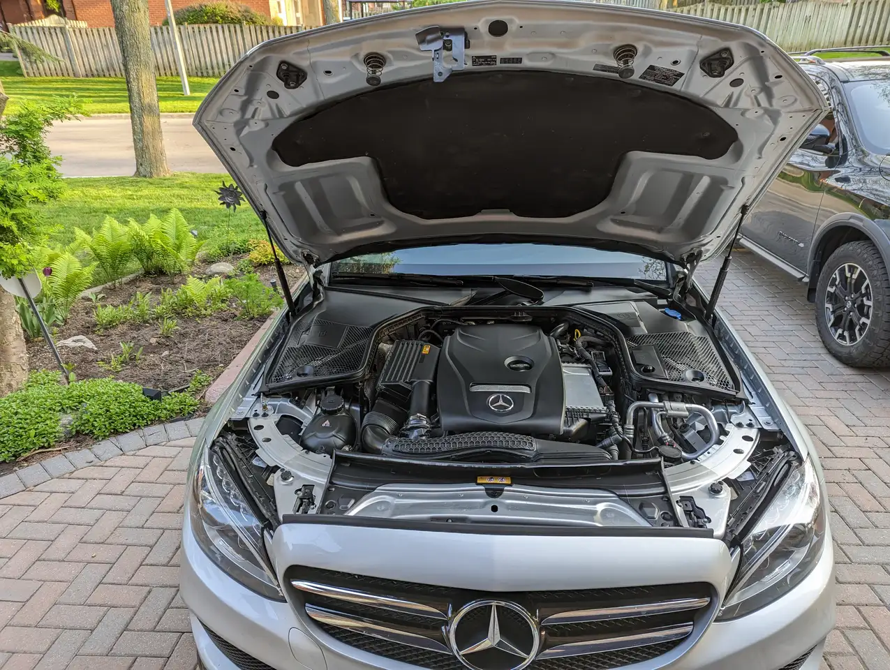 Mercedes-Benz C-Class снимка Mercedes-Benz C-Class