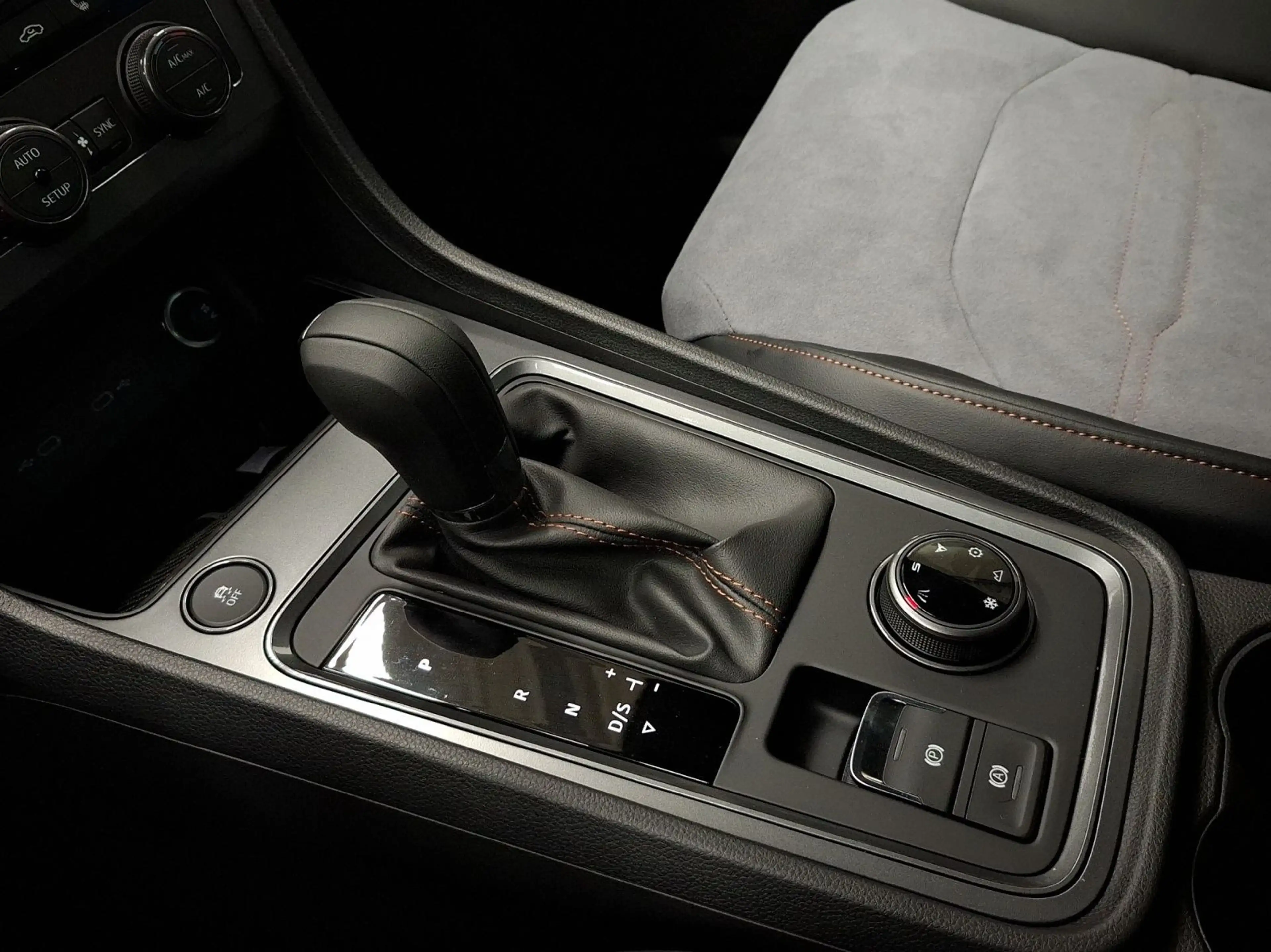 CUPRA Ateca 2.0 TSI DSG VZ 4DRIVE AREA VIEW AHK BREMBO — photo 11